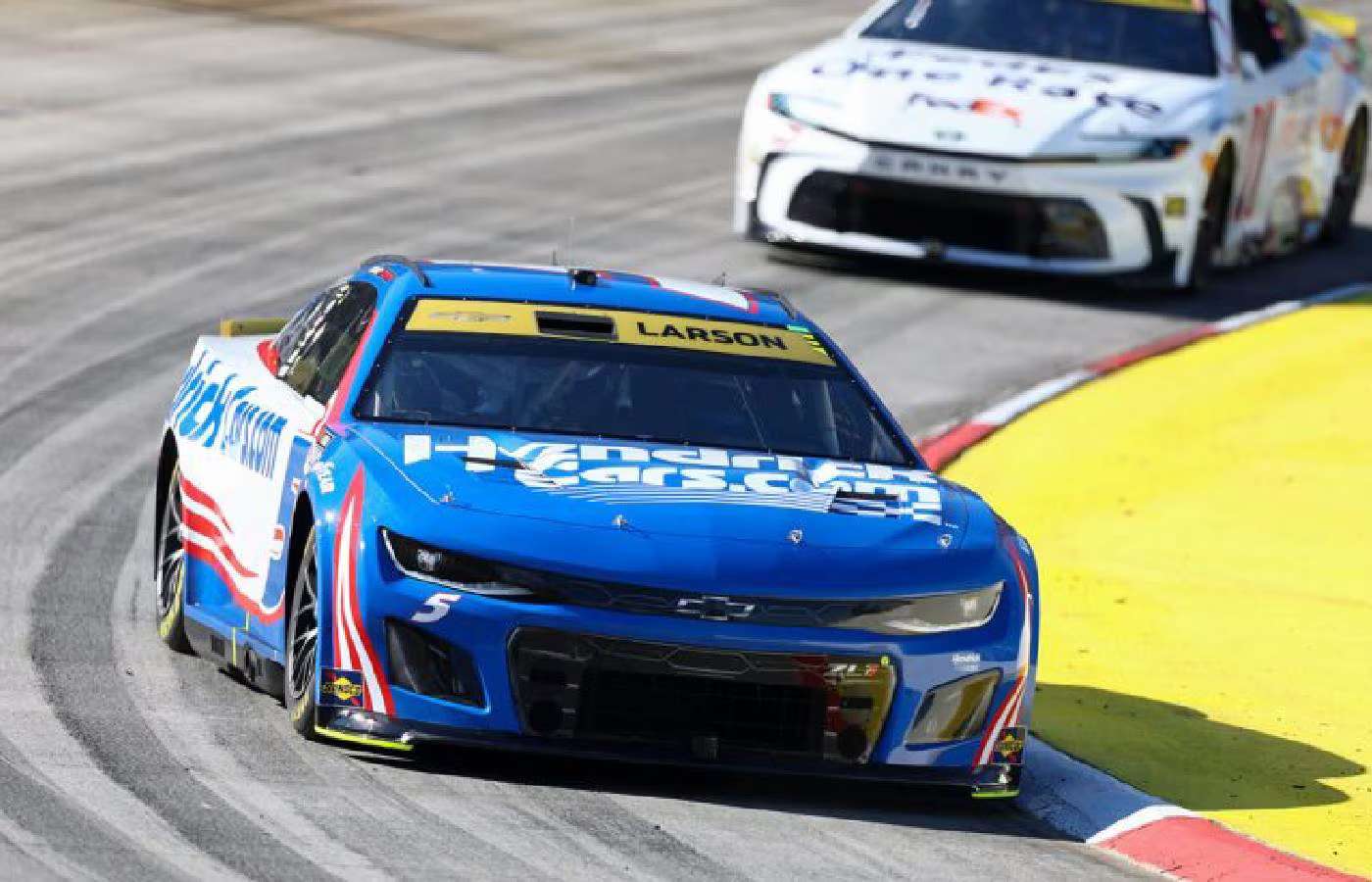 NASCAR e AGA anunciam parceria de jogo responsável para transmissões nos EUA 