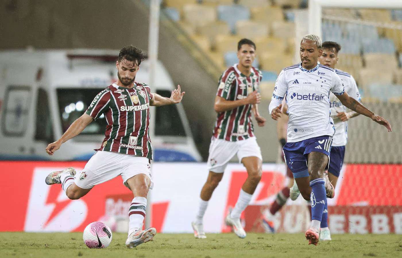Em audiência no STF, 30 clubes de futebol apresentam declaração a favor das bets 