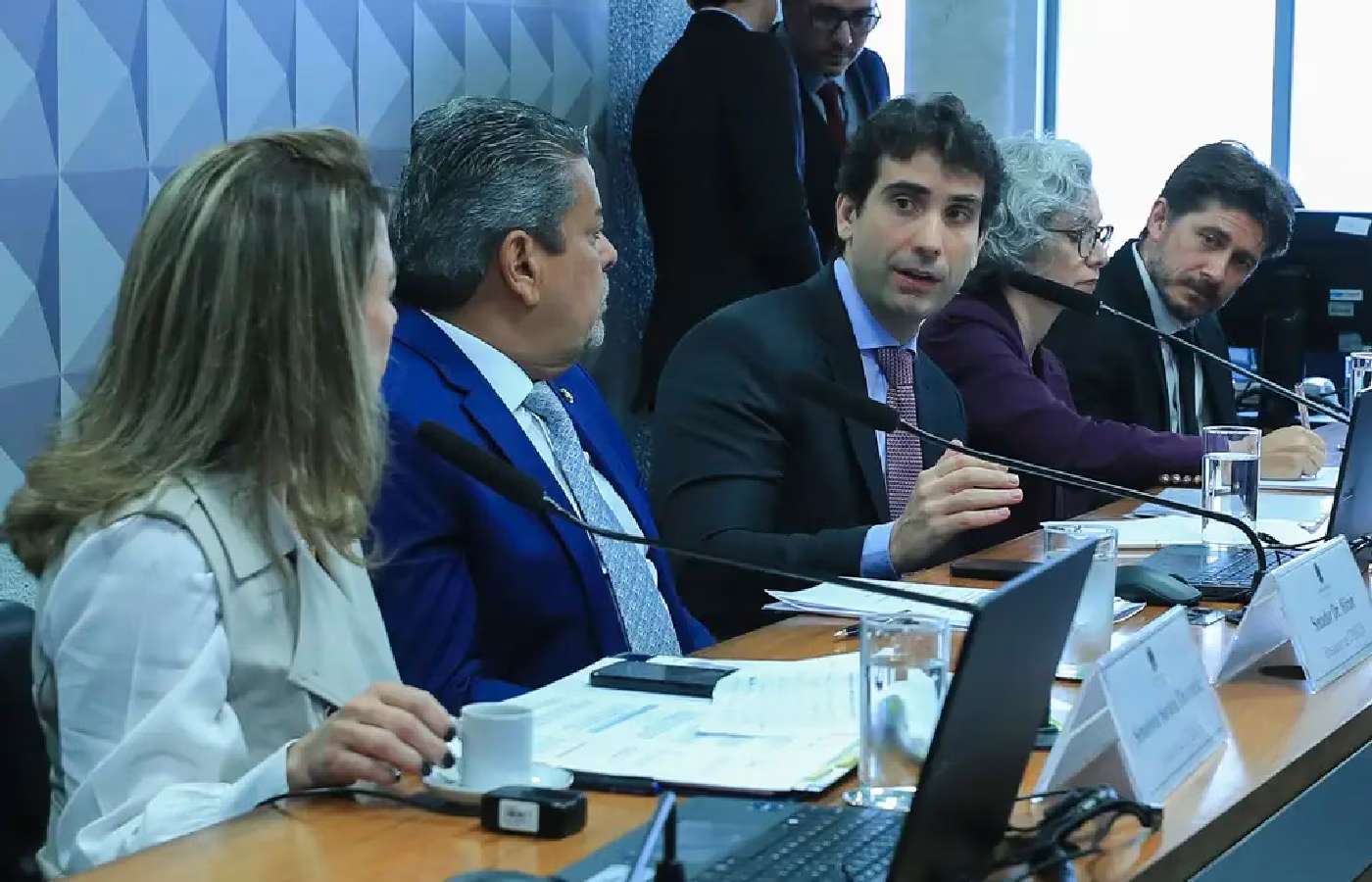 Bets movimentam até R$ 30 bilhões por mês no Brasil, diz Banco Central