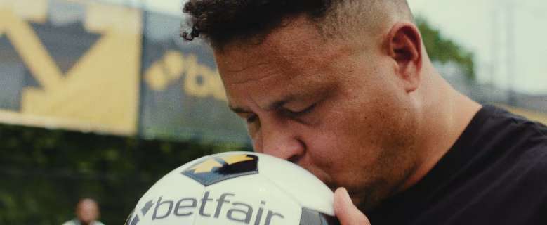Ronaldo destaca Marquinhos, Estêvão e mais em ranking de destaques de 2025