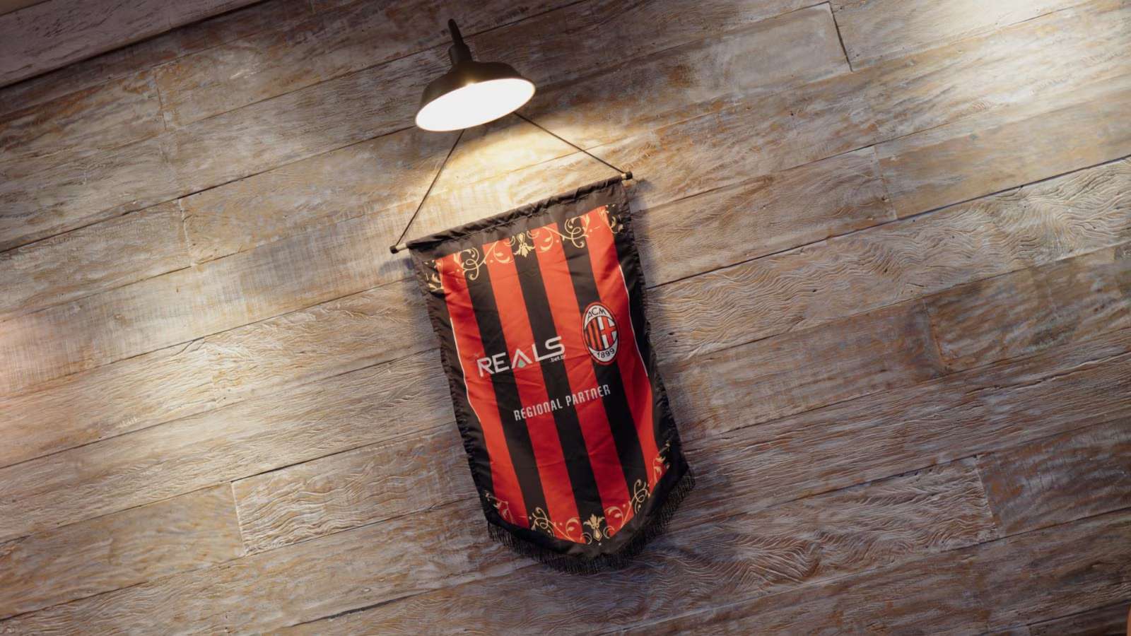 Patrocinadora do Milan, Reals realiza watch party em clássico contra a Inter