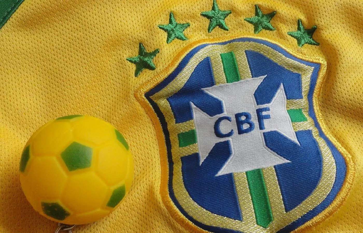 Clubes de futebol do Brasil se unem contra emenda que proíbe publicidade de apostas esportivas