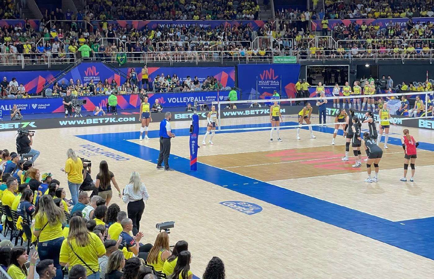 Liga das Nações de Voleibol chega com exposição de marca e ativações da Bet7k 