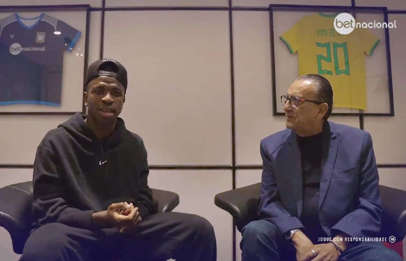 Betnacional lança entrevista exclusiva de Galvão com Vini Jr., embaixadores da marca 