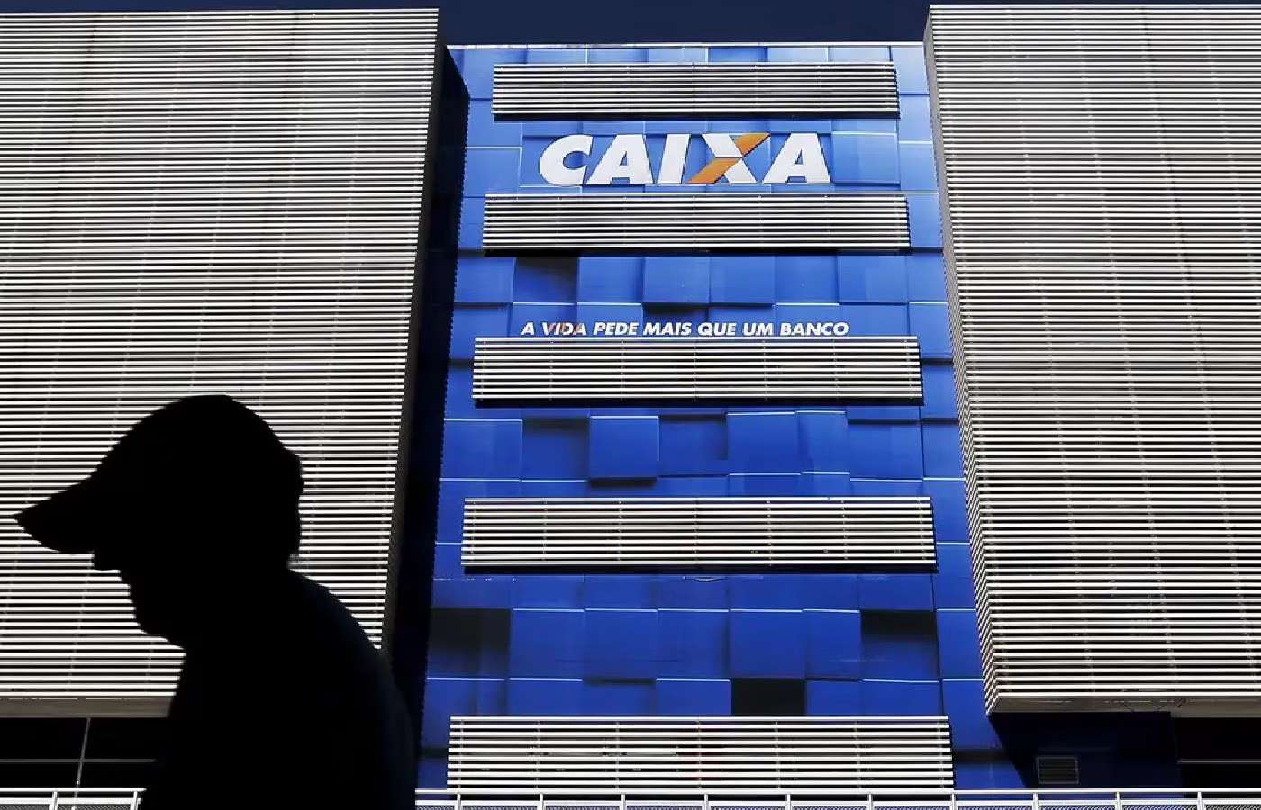 Com raspadinhas e bets, Caixa mira 65% do mercado brasileiro de apostas