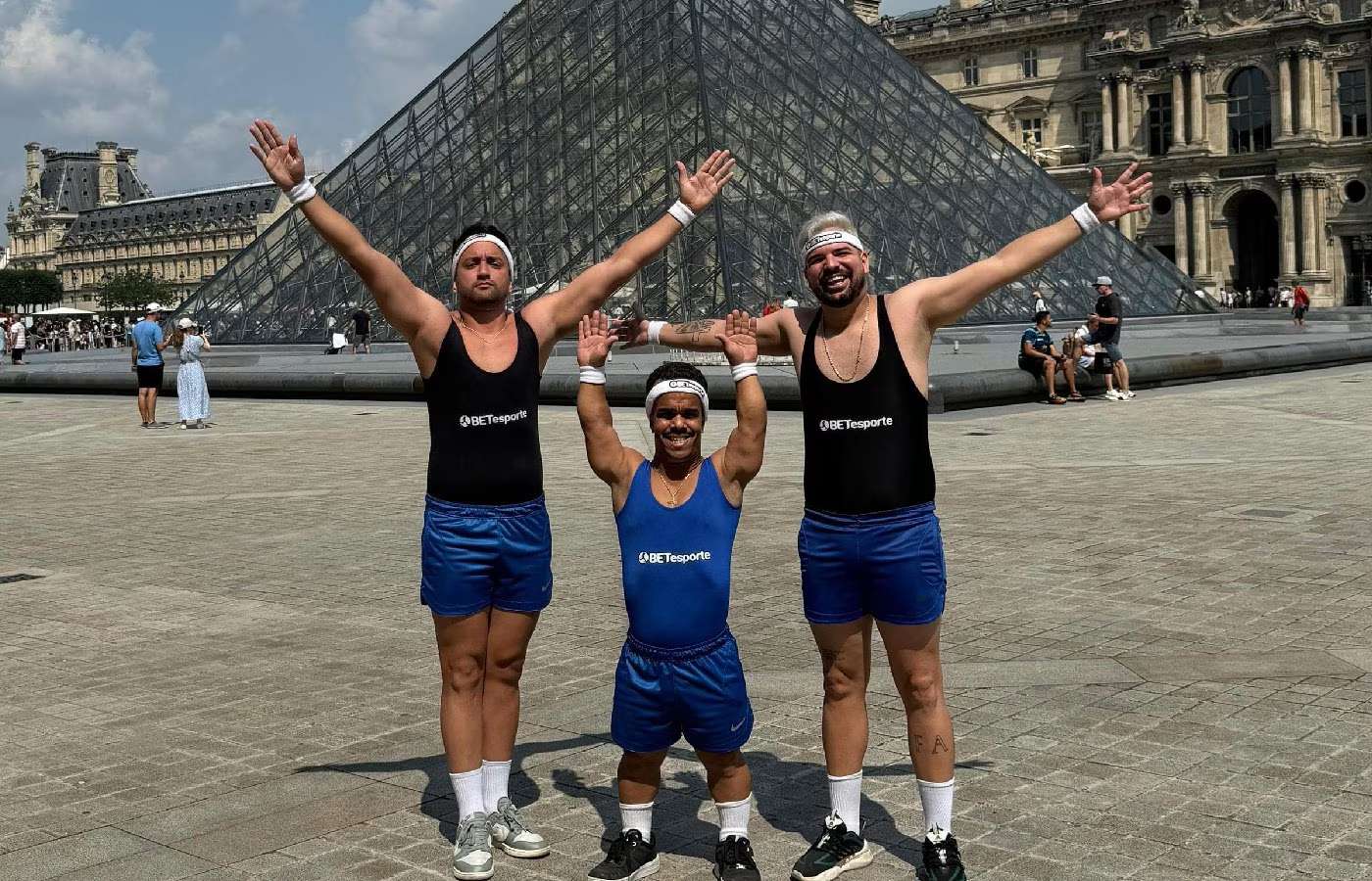 BETesporte marca presença em Paris com seu time de influenciadores