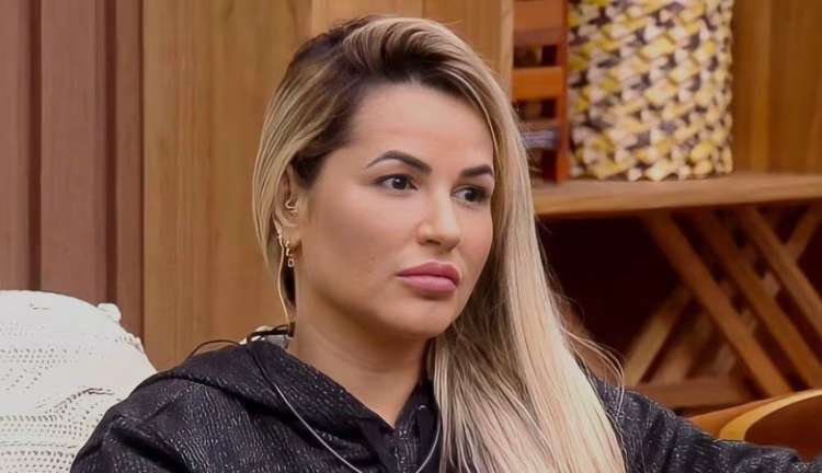 Deolane terá que cumprir prisão domiciliar, usar tornozeleira e não ter acesso a redes sociais