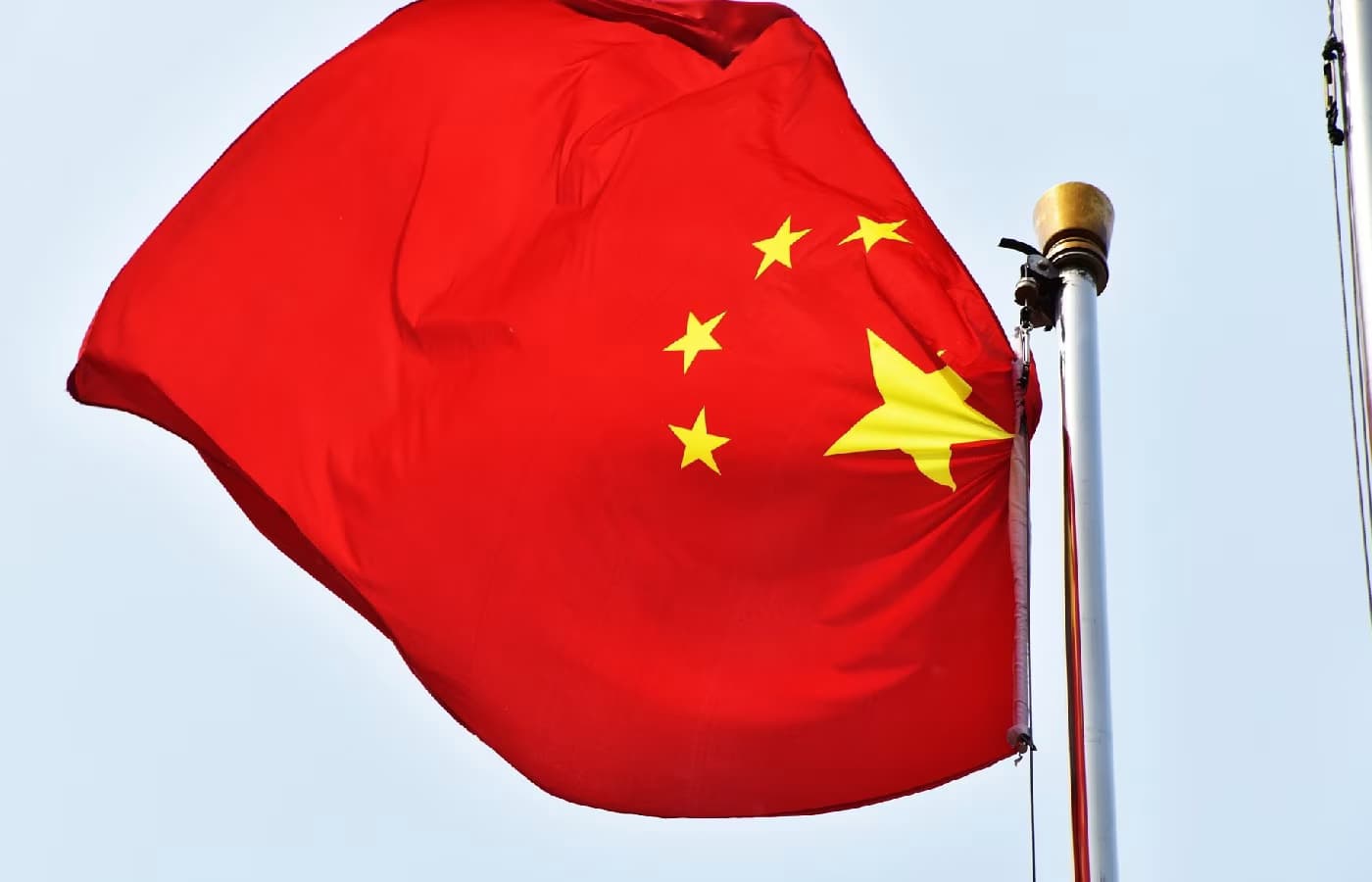 Marinha chinesa alerta jovens soldados sobre riscos dos jogos de azar e namoro online