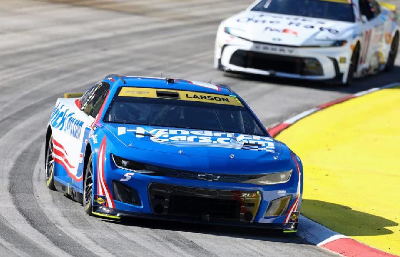 NASCAR e AGA anunciam parceria de jogo responsável para transmissões nos EUA 