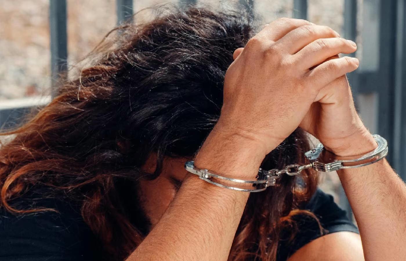 Mulher é presa após apostar dinheiro de amigos e simular sequestro com resgate de R$ 50 mil