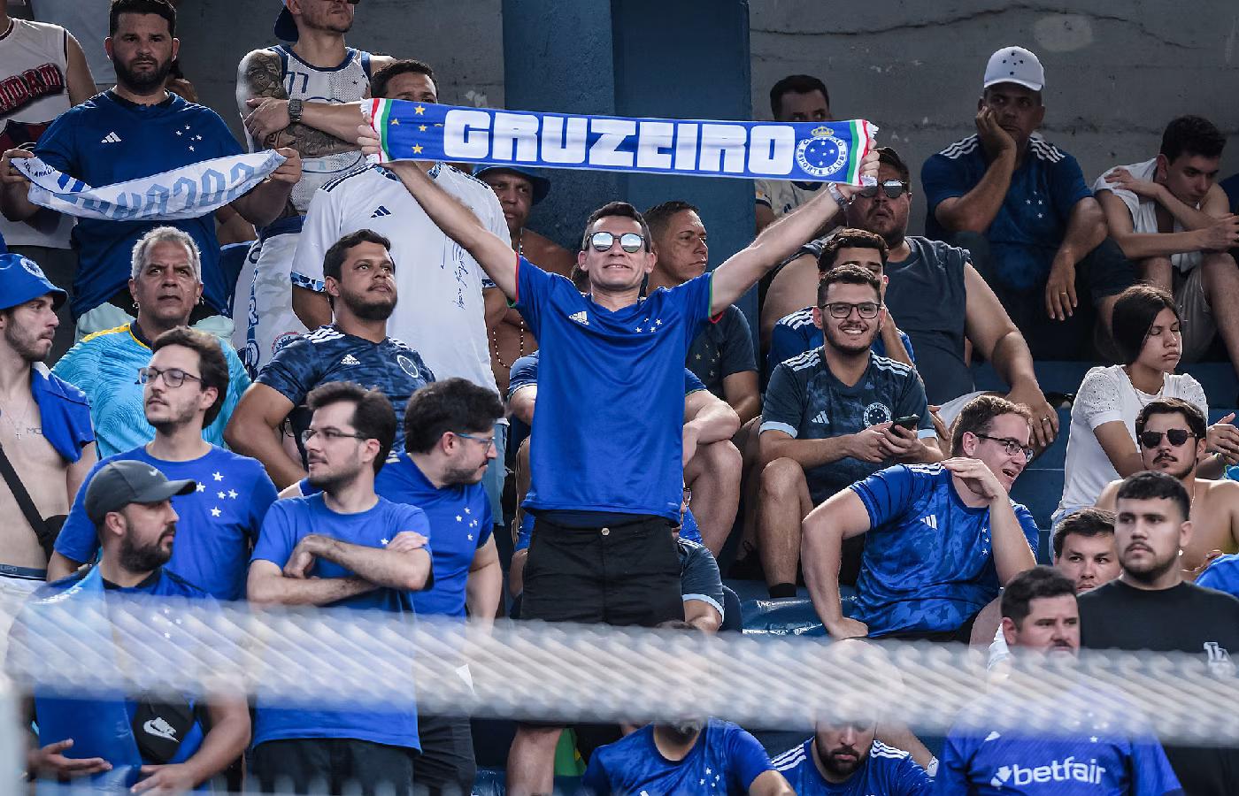 DataFolha: Torcedores de Cruzeiro e Santos são os que mais defendem proibição das bets