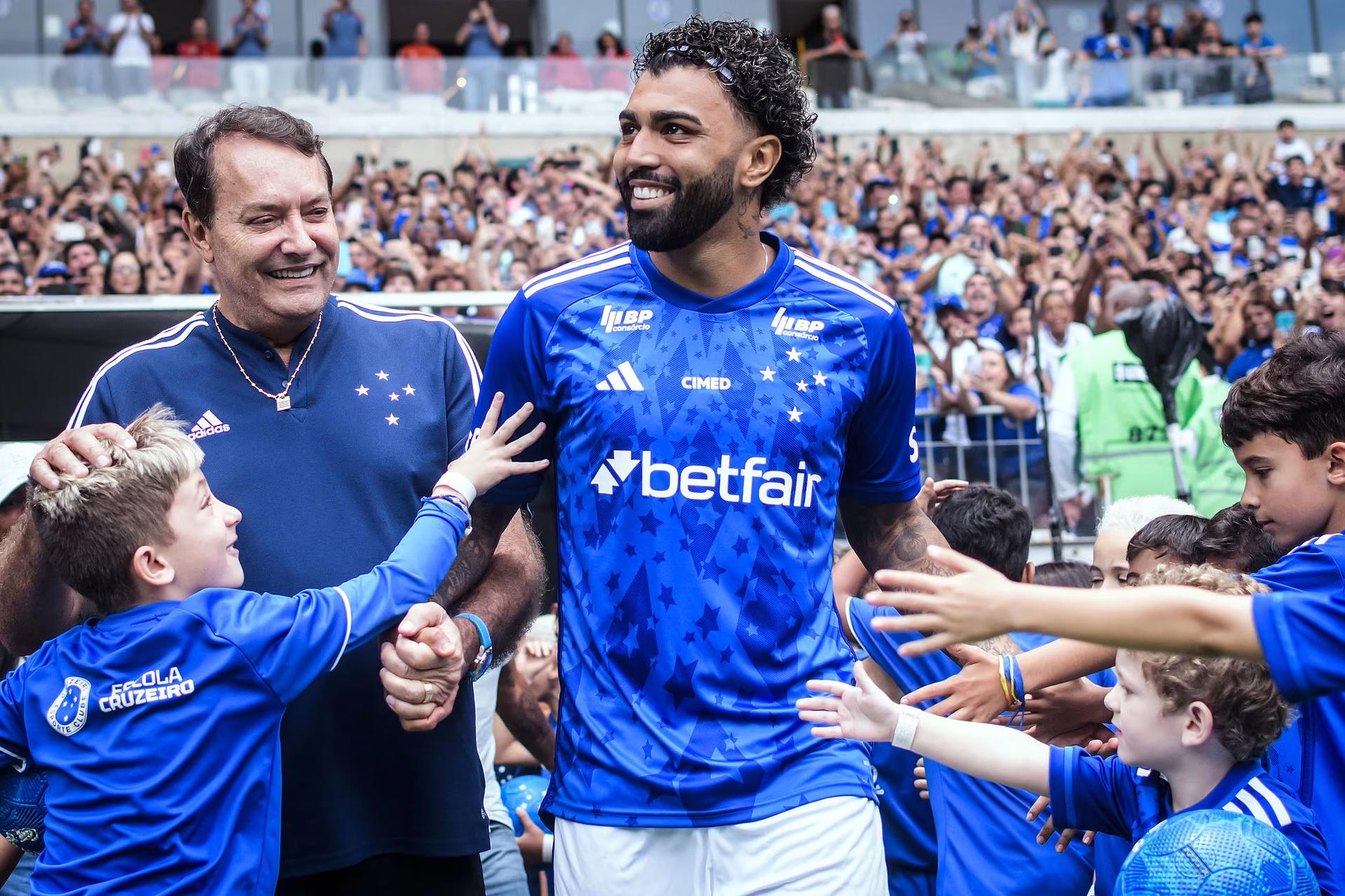 Rivaldo, embaixador da Betfair, fala sobre Gabigol e projeta Cruzeiro mais forte em 2025