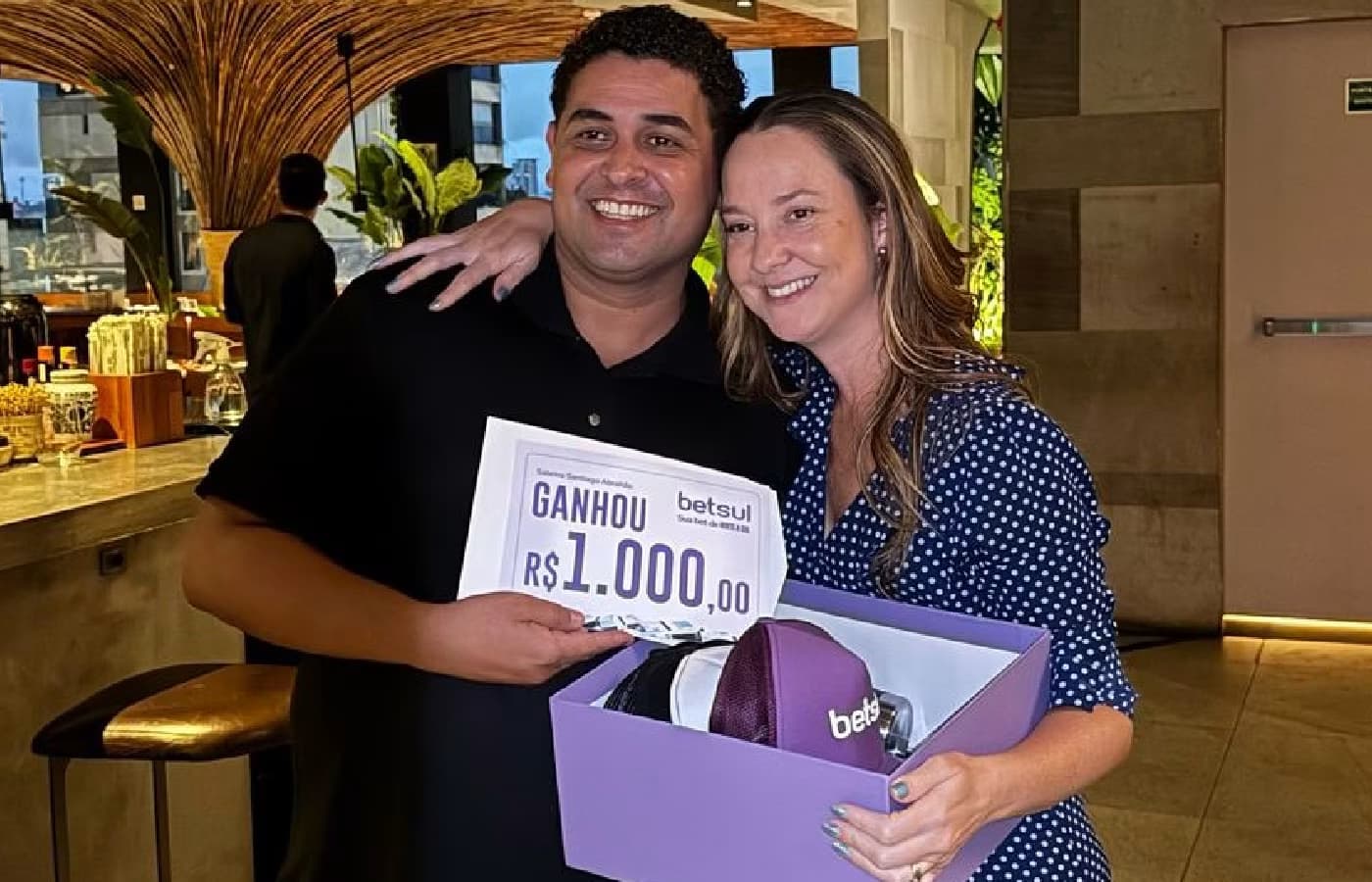 Betsul promove ação para casal que viralizou no Carnaval de Salvador após se perder 