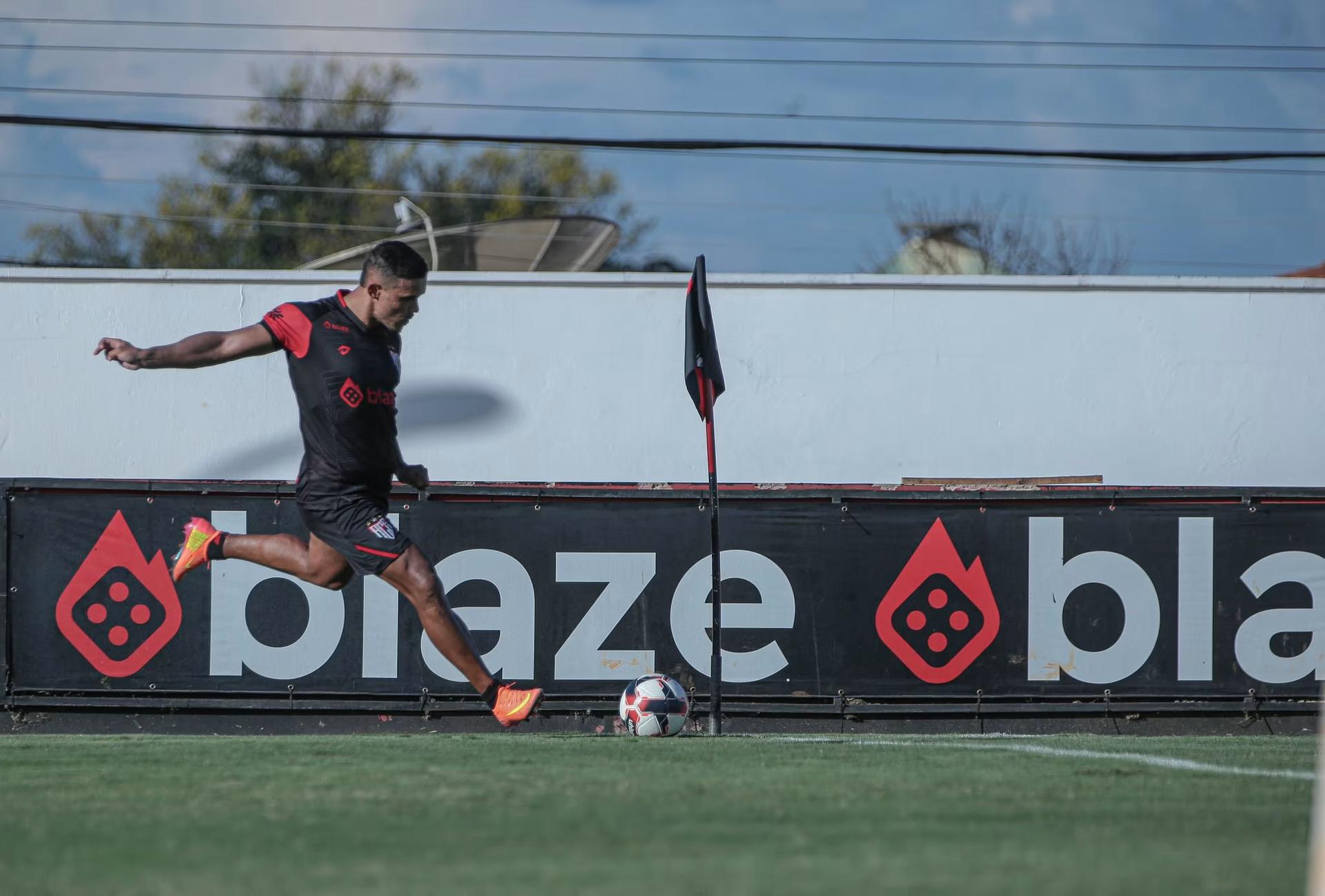 Blaze renova patrocínio máster ao Atlético-GO por mais 12 meses