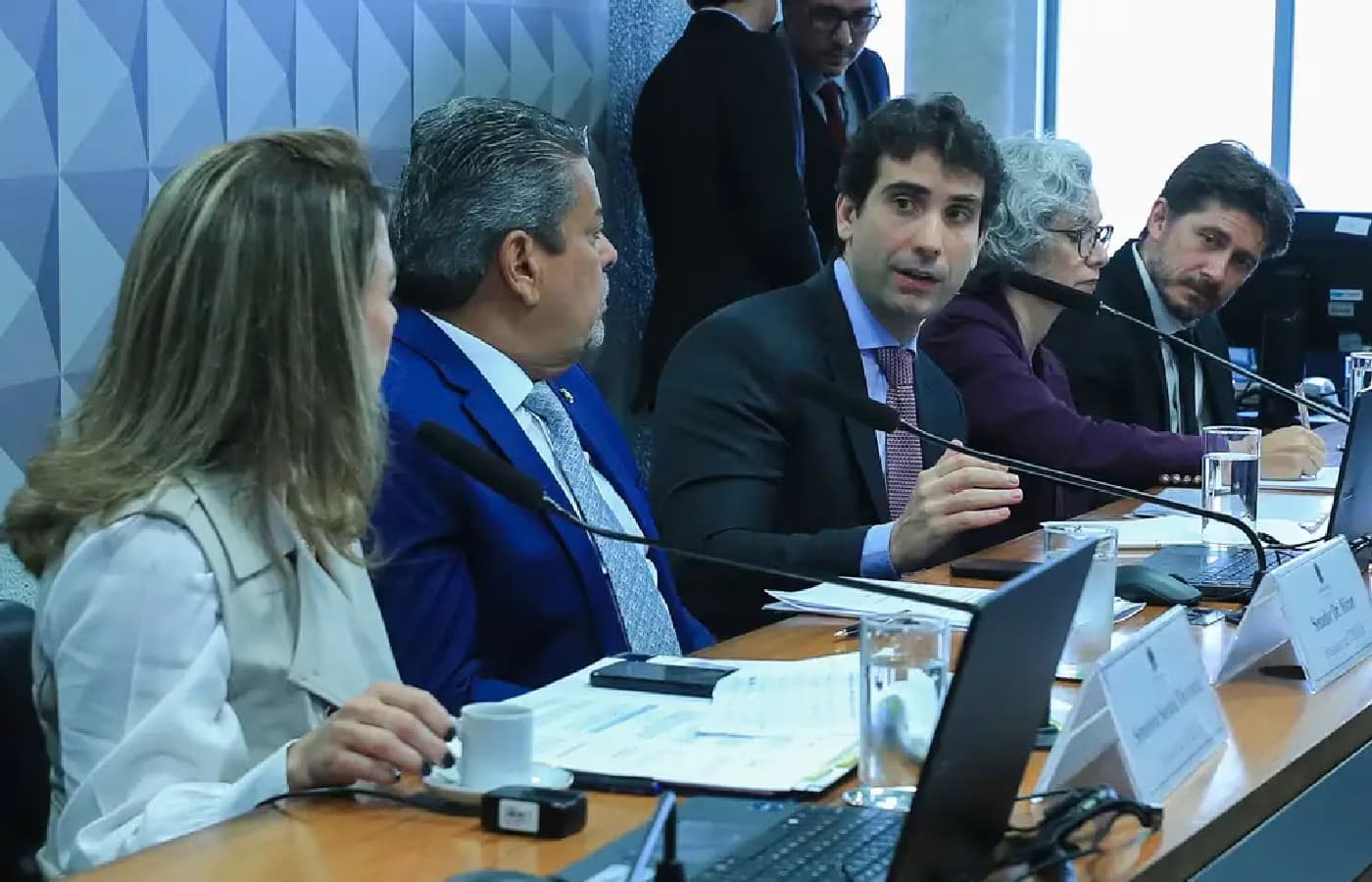 Bets movimentam até R$ 30 bilhões por mês no Brasil, diz Banco Central