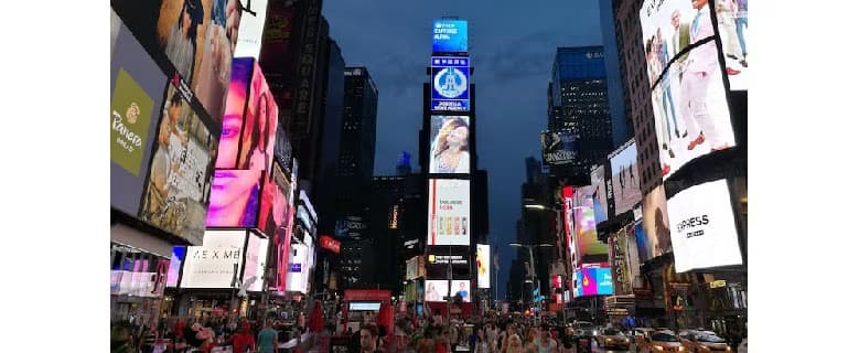 Proposta de cassino na Times Square é rejeitada e Broadway mantém espaço cultural
