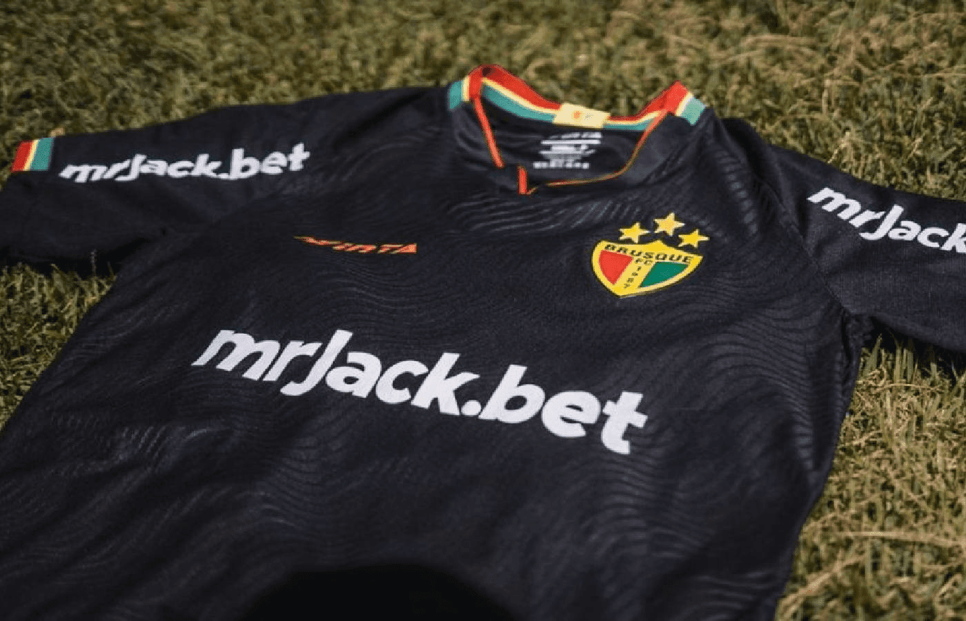 MrJack.bet fecha como patrocinador máster do Brusque na final do Campeonato Catarinense