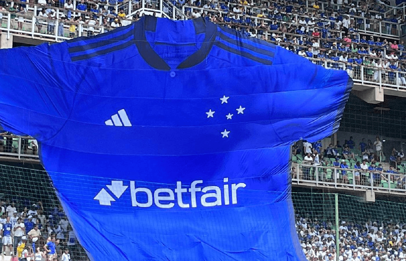 Clube de Vantagens Betfair leva cruzeirenses para bater bola no CT com Paulo Vitor