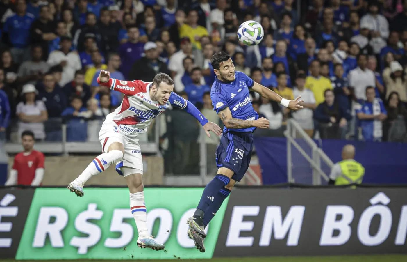 O Cruzeiro vai cair? Casas de apostas mostram o Fortaleza muito favorito em jogo atrasado 
