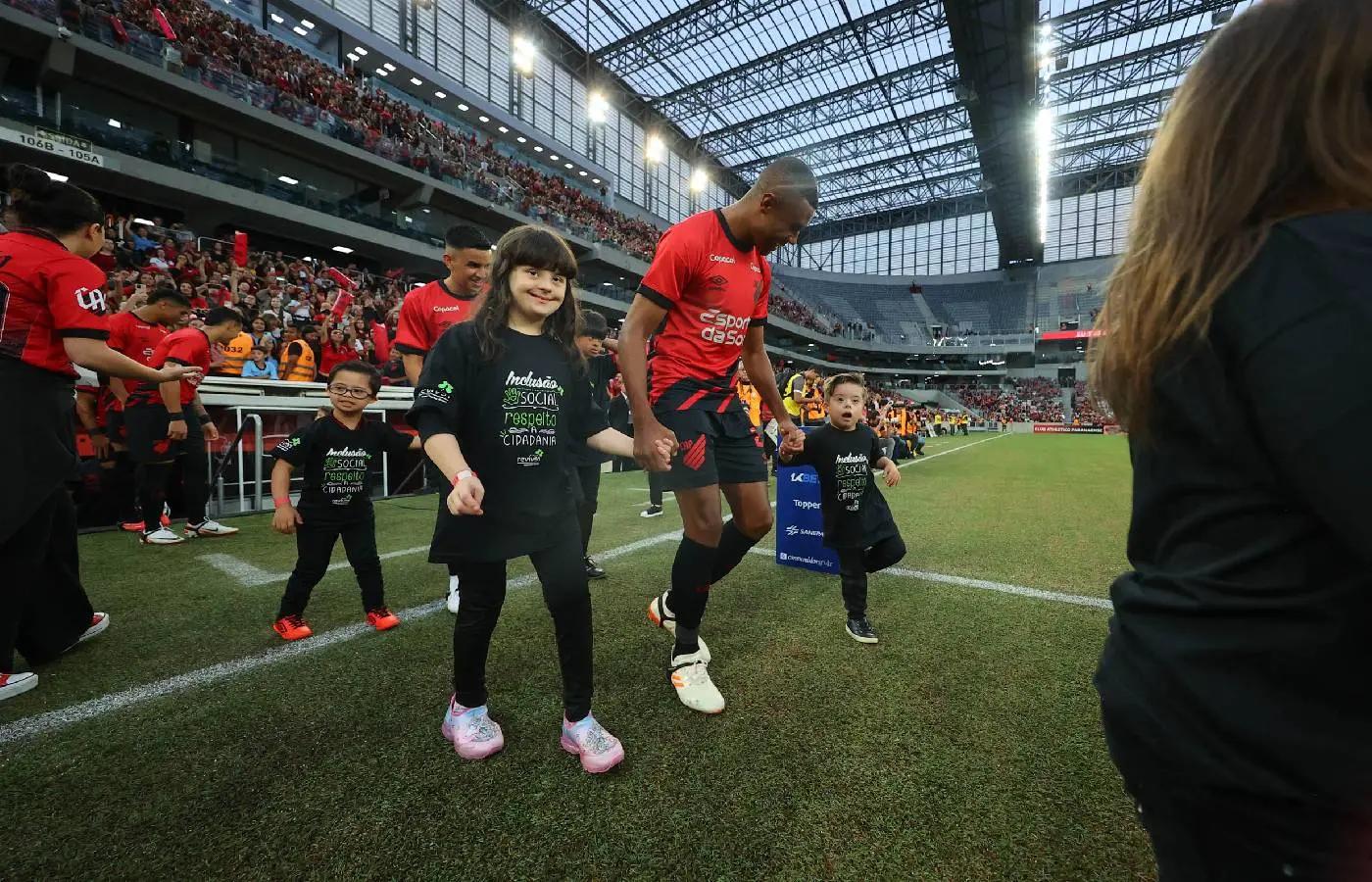Esportes da Sorte realiza ativações especiais em jogo com público restrito do Athletico-PR 