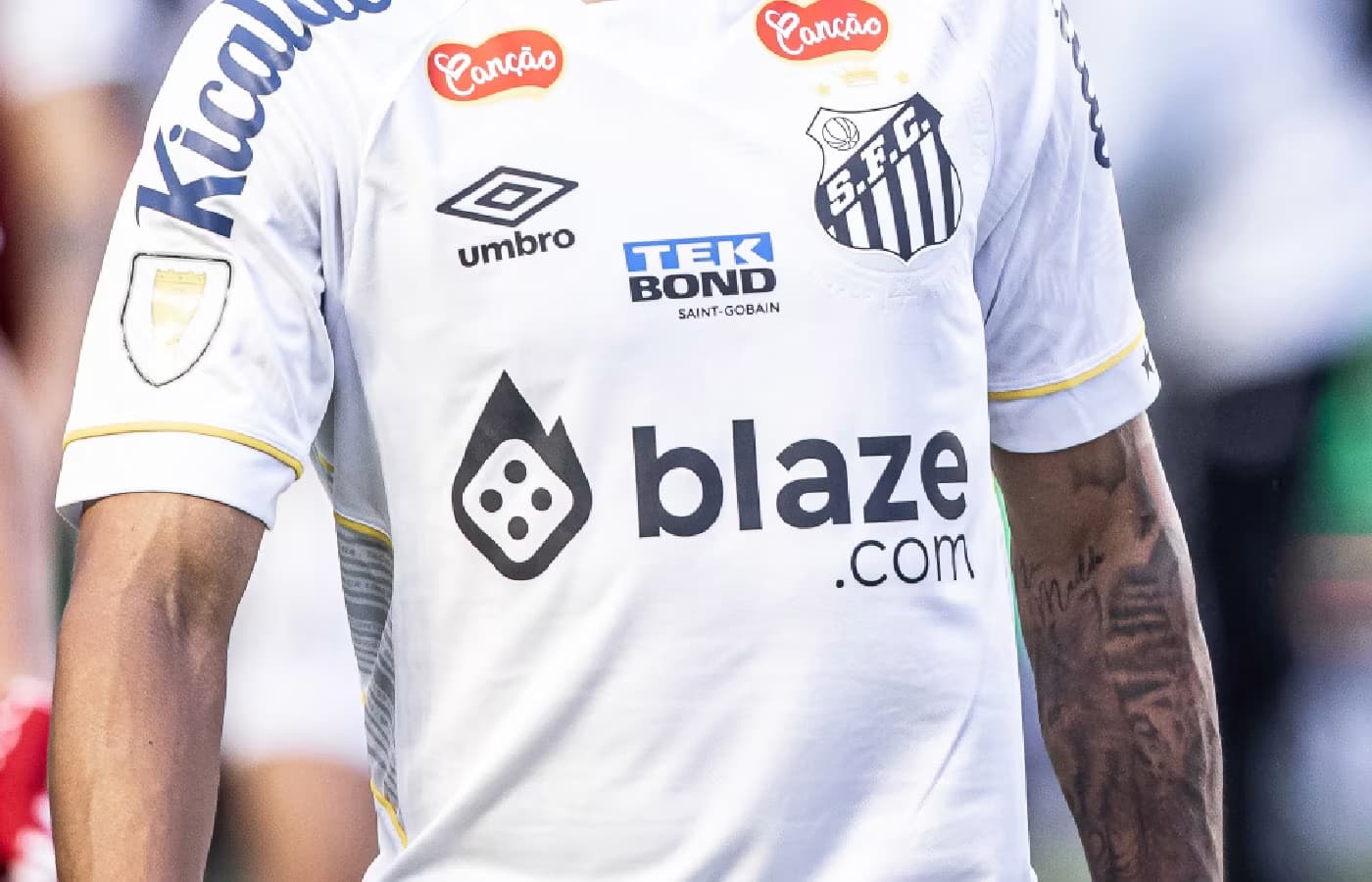 Blaze segue como patrocinadora máster do Santos e contrato ganha valorização
