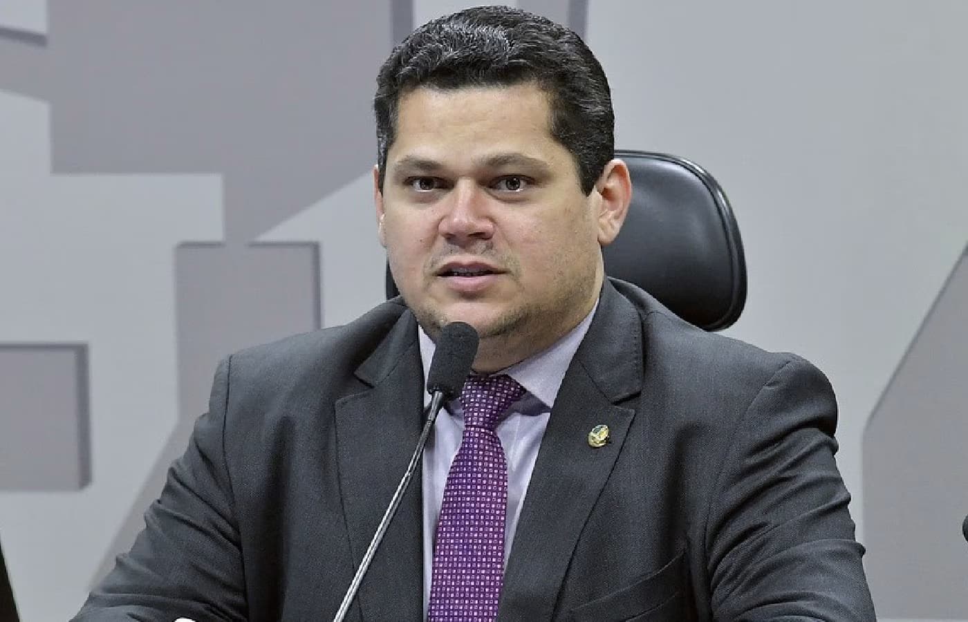 CCJ adia novamente votação de PL que autoriza cassinos e bingos no Brasil e remarca data