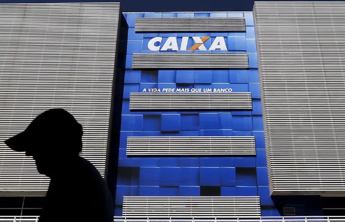 Com raspadinhas e bets, Caixa mira 65% do mercado brasileiro de apostas