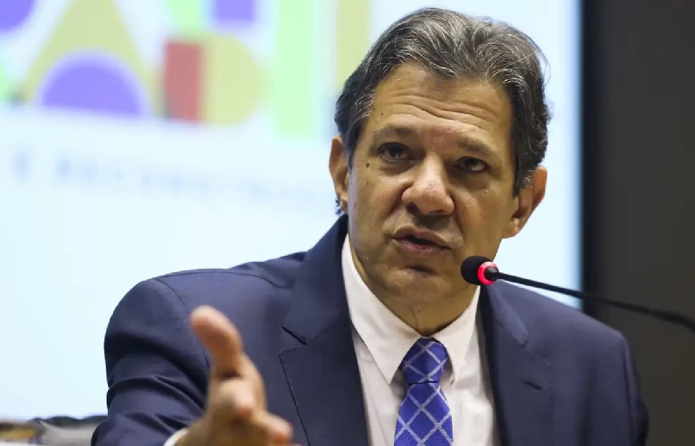 Fernando Haddad recebe relator do PL dos cassinos e apoia proposta de regulamentação