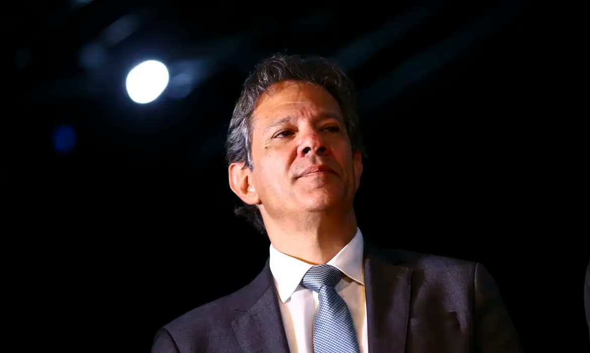 Haddad promete colocar "ordem no caos" das bets e critica Bolsonaro