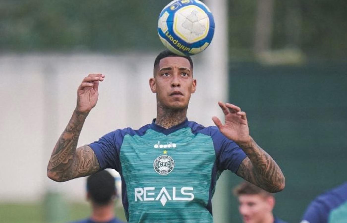 De volta após suspensão, Alef Manga pede perdão e confessa: "Tive medo de ser banido"