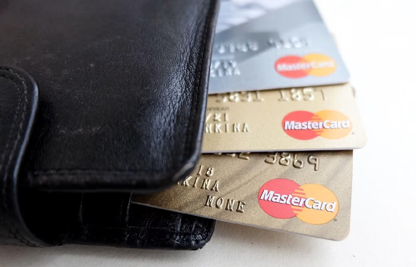 IBJR reafirma compromisso com regulamentação e bane cartões de crédito