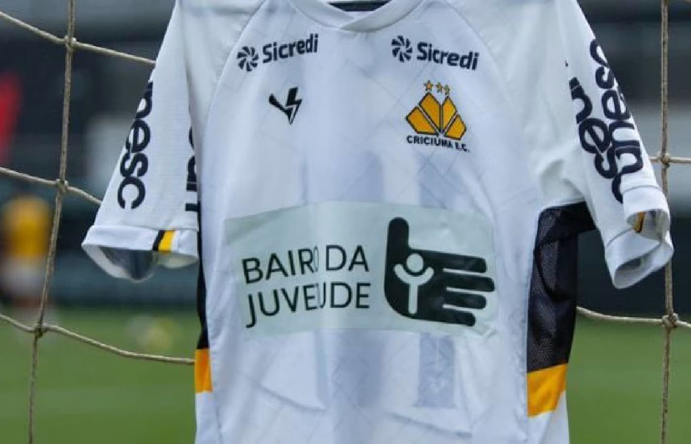 EstrelaBet cede espaços nas camisas de equipes da base do Criciúma para ONGs catarinenses 