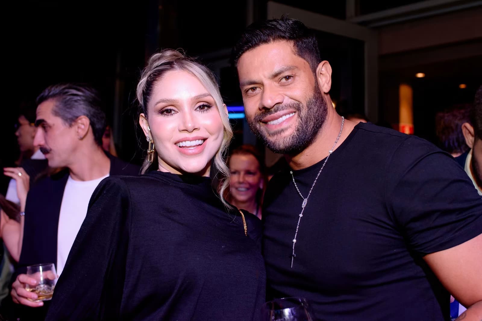 Com Hulk e shows de Zé Vaqueiro e Natanzinho, Ana Gaming inaugura nova sede em BH