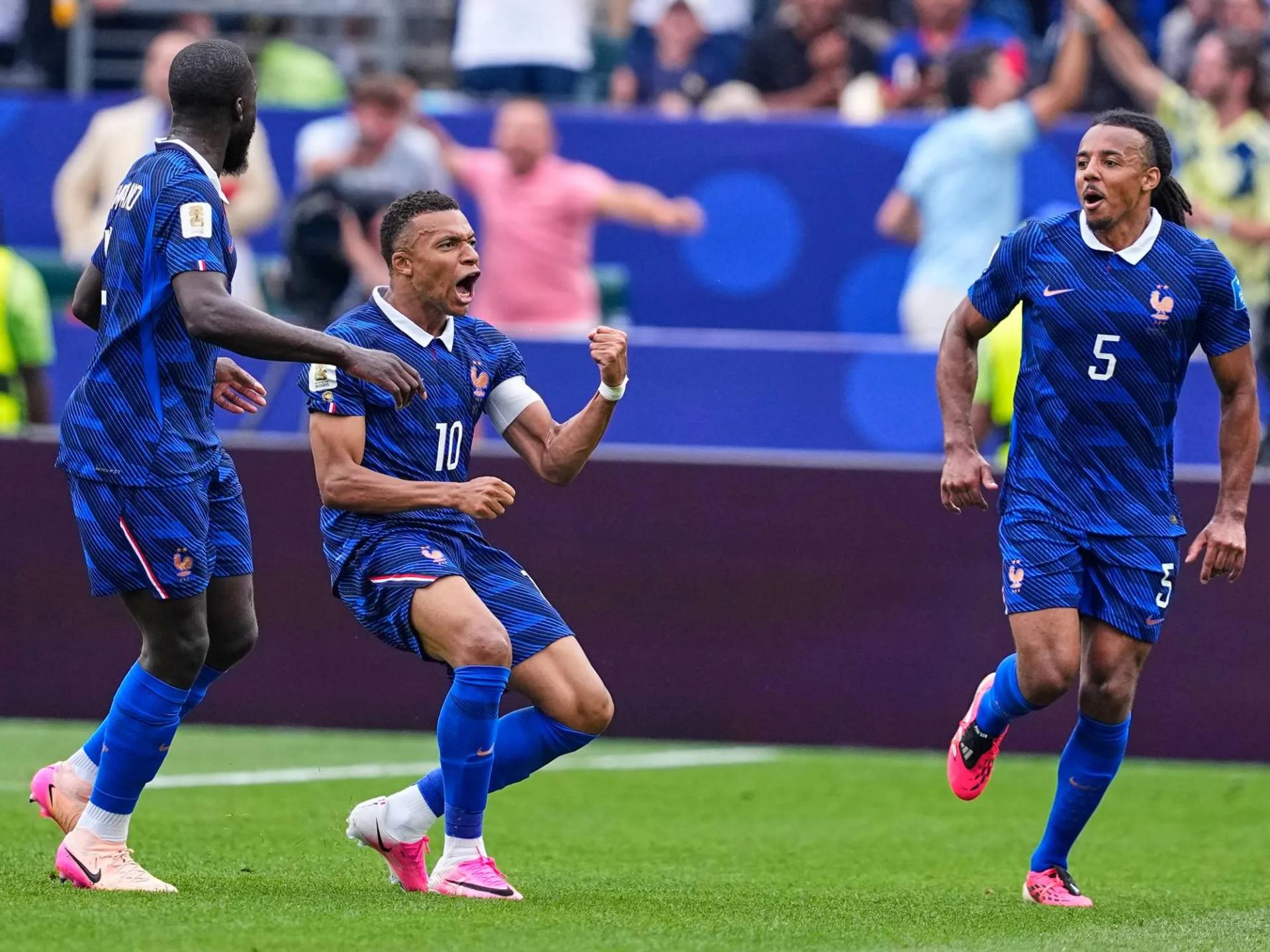 Mbappé comanda passeio da França contra Iraque e alegra apostadores