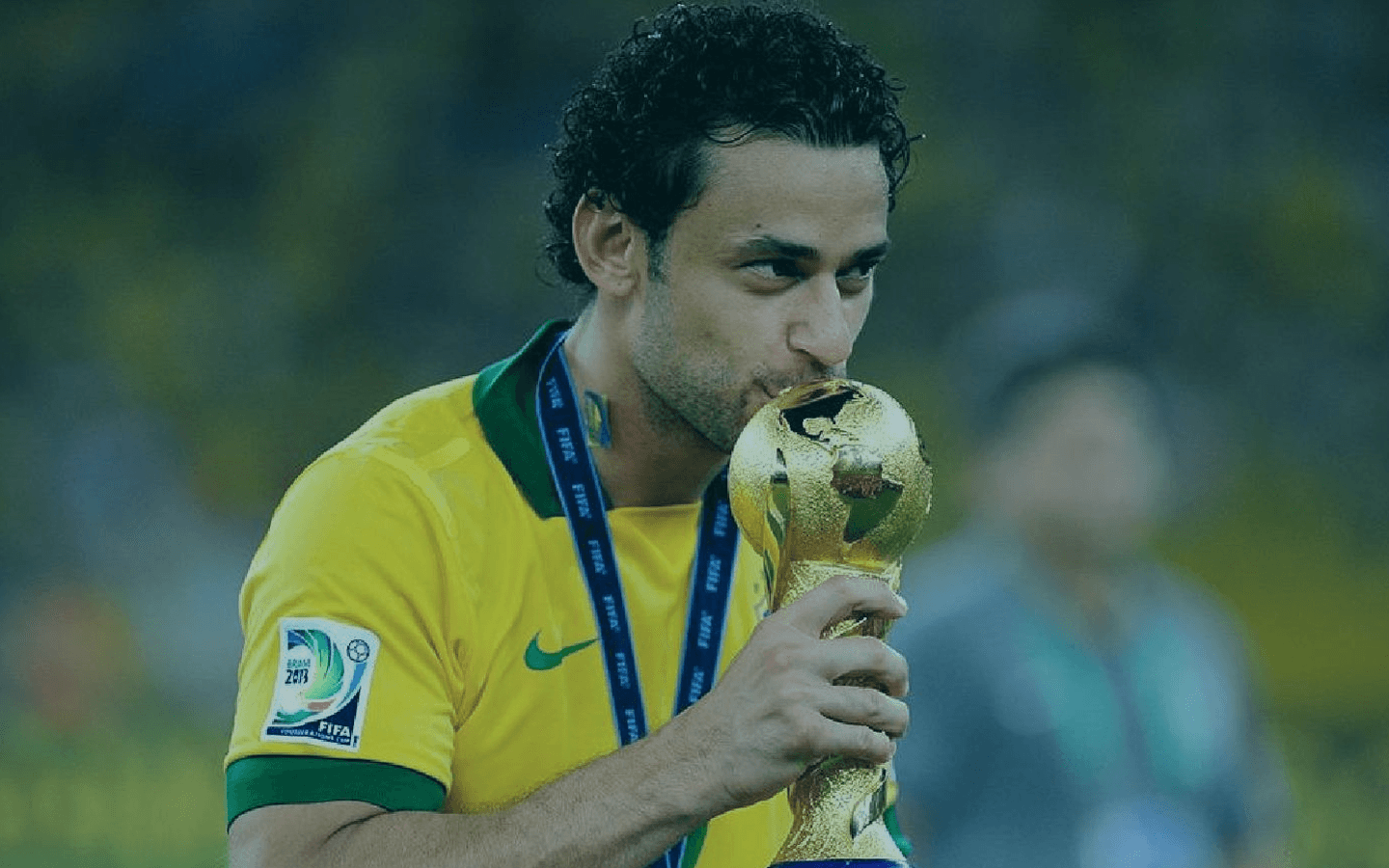 Fred considera Cartola próximo ao futebol real e admira paixão do brasileiro pelo esporte