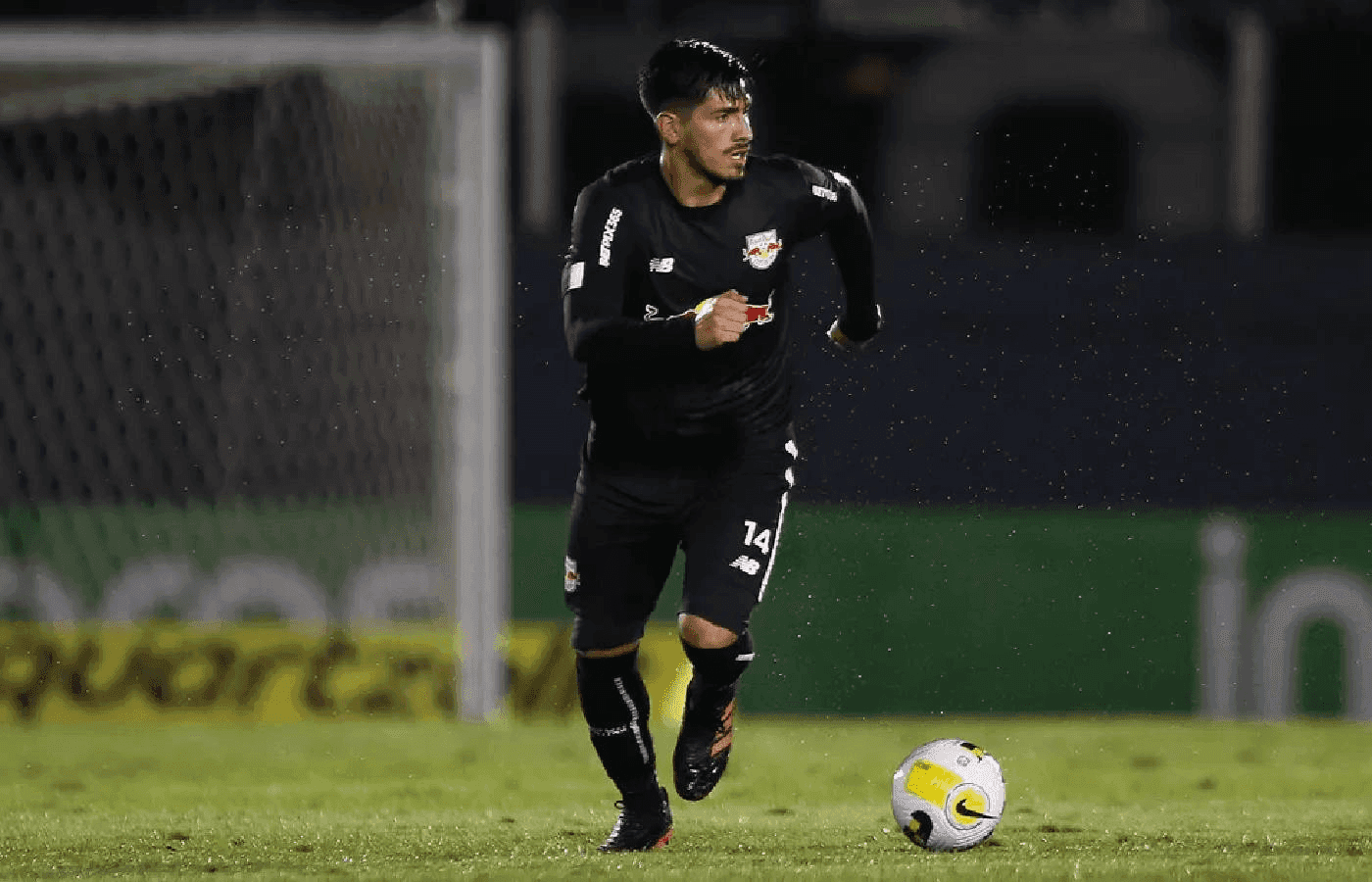 Kevin Lomónaco, do Bragantino, é alvo de investigação sobre manipulação
