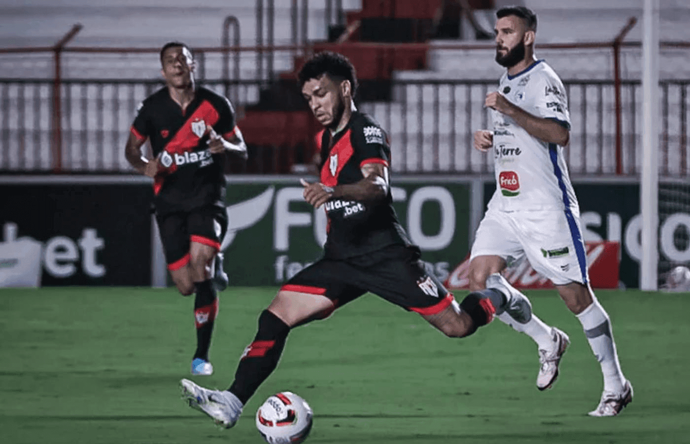 Moraes, do Atlético Goianiense, é um dos alvos da investigação sobre manipulação na A