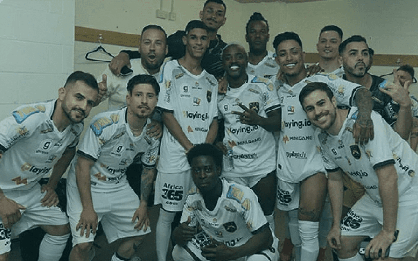 Luva vence craques da Premier League em jogo beneficente patrocinado pela Playing.io