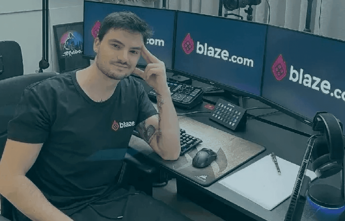 Felipe Neto defende Blaze "Por que perseguir só um site?"