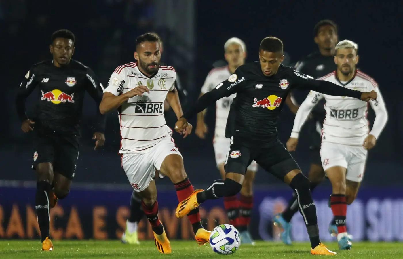 Flamengo é favorito contra o Bragantino em briga pela ponta do Brasileirão; veja odds