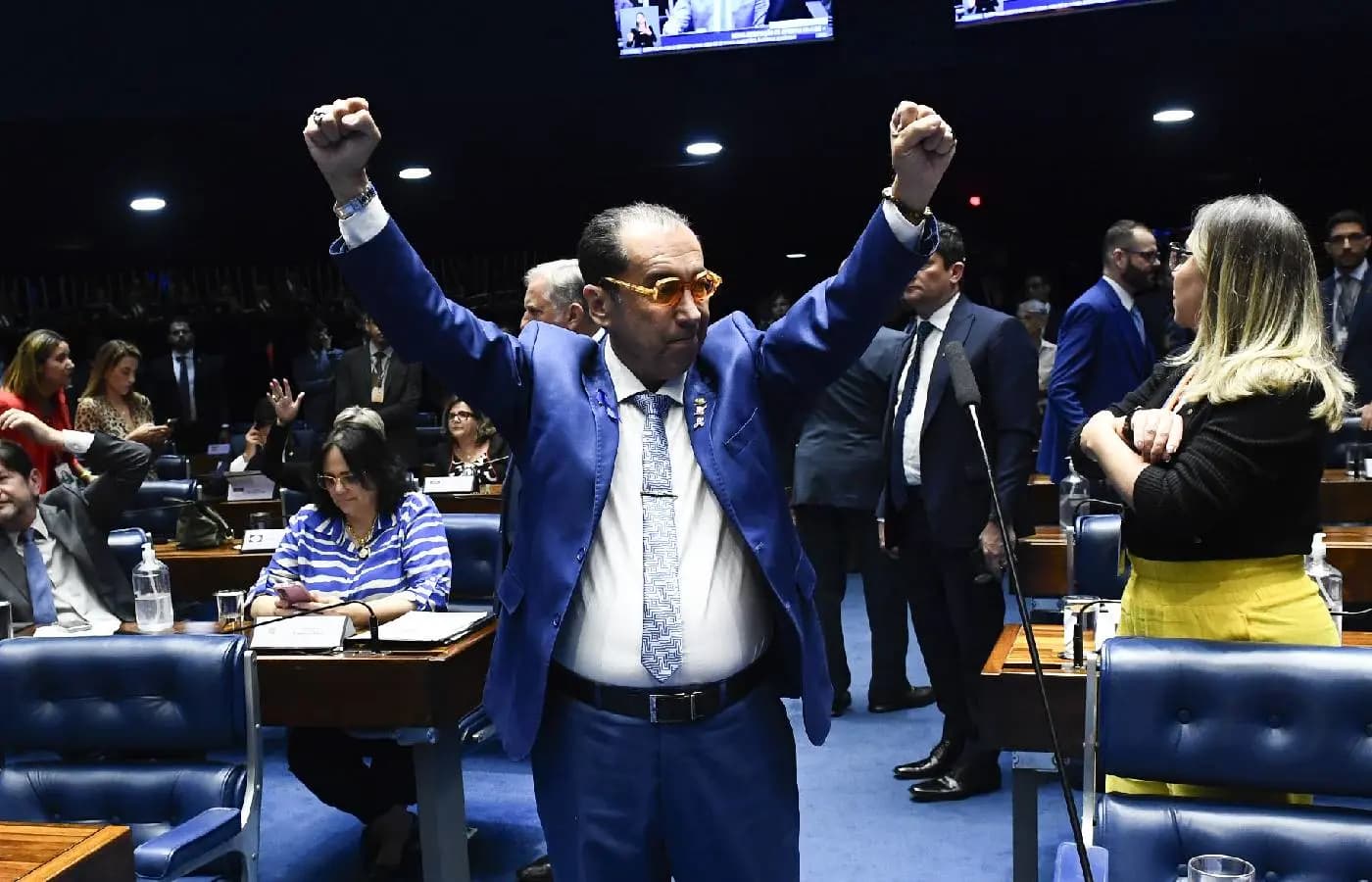 "Será aprovado sim, sem problemas", afirma Kajuru sobre PL que regulamenta apostas