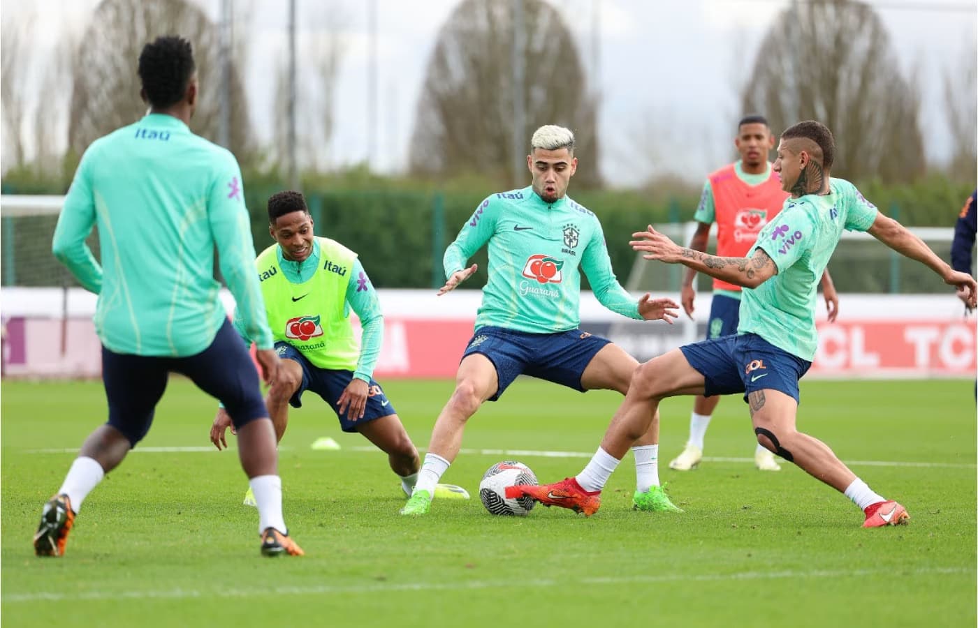 Inglaterra x Brasil: Casas de Apostas apontam ingleses como favoritos na estreia de Dorival; veja odds