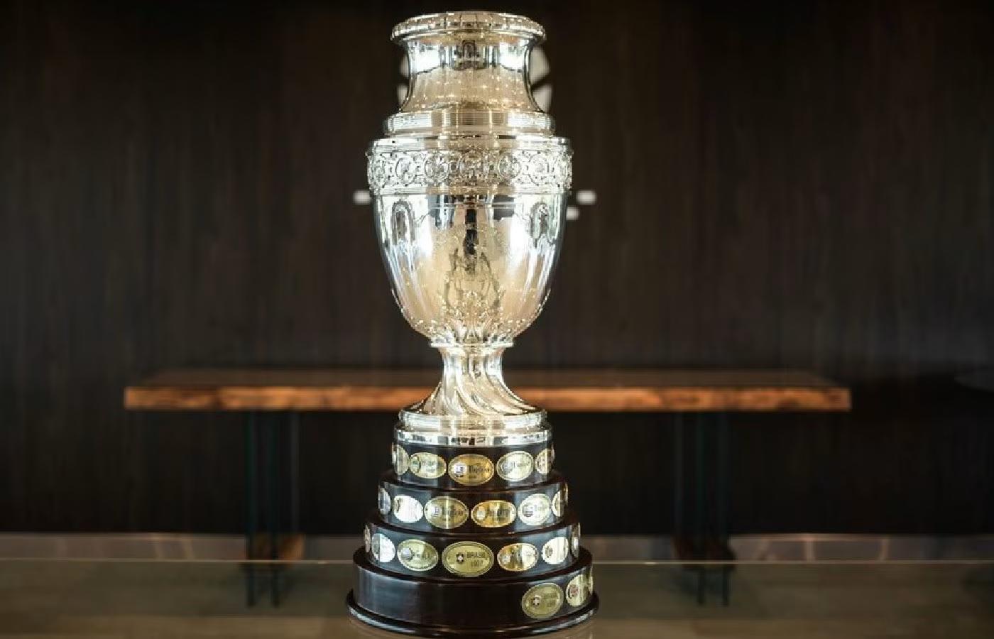 Patrocinadora da Copa América, Betano traz troféu do torneio para ser exposto no Brasil