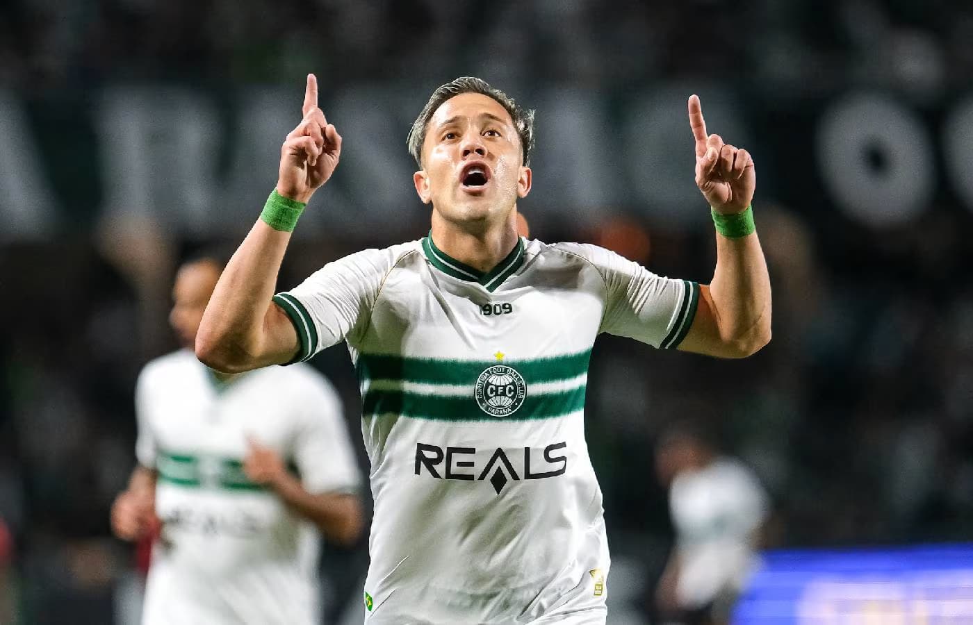 Após golaço de Frizzo pelo Coritiba, Reals prepara ação interativa com torcedores