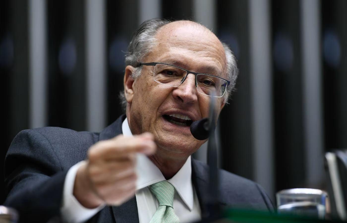 "Se a regulamentação não for suficiente, proíbe", afirmou Alckmin, sobre apostas e jogos online