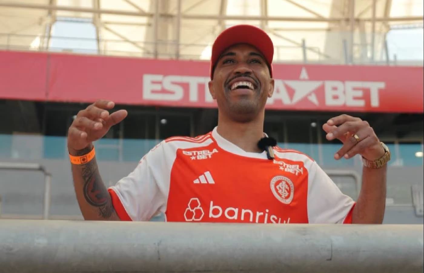 EstrelaBet leva torcedor viral do Inter para assistir ao Gre-Nal no Beira-Rio