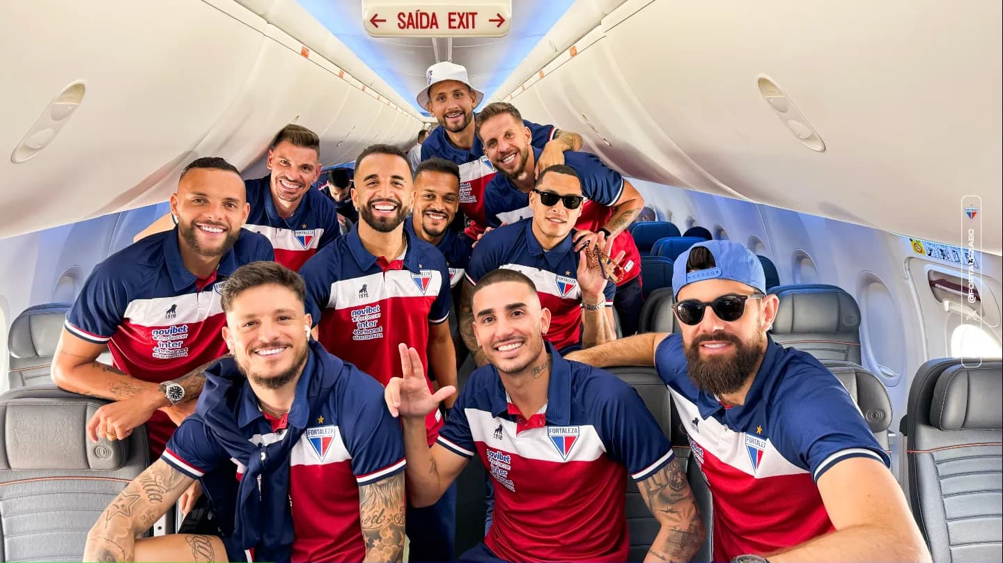 Jogadores do Fortaleza antes da viagem para o Uruguai
