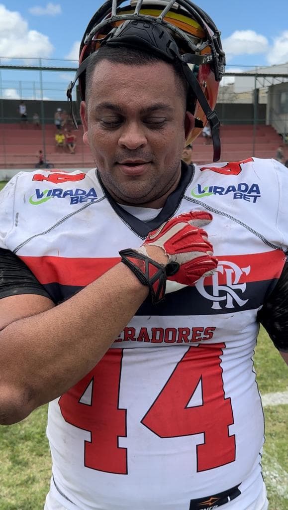 Logo da ViradaBet no uniforme do Flamengo Imperadores (@concept.ivan)