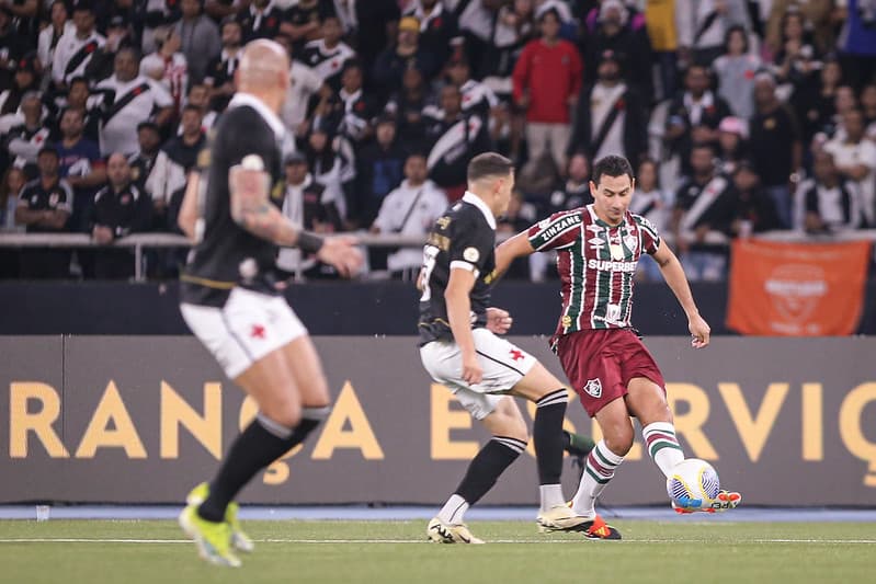 Paulo Henrique Ganso em ação no jogo Fluminense x Vasco pelo Campeonato Brasileiro da Série A